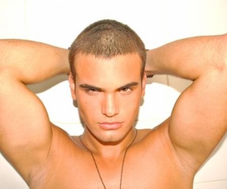 This-guy-is-too-Hot05.jpg