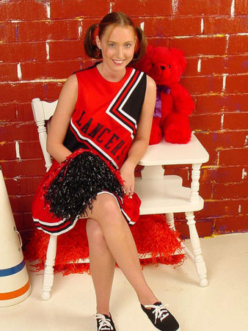 pompomgirls-hpic01.jpg