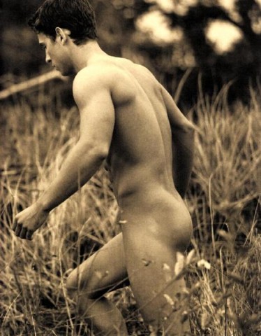 52132_Tyler4_122_739lo.jpg