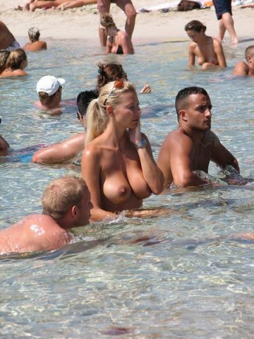 gros-seins---la-plage-08.jpg