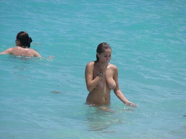 gros-seins---la-plage-51.jpg