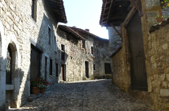 Bientôt la galette de Pérouges(01)