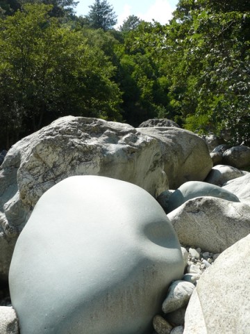 Cailloux tout doux tout blanc... Corse.