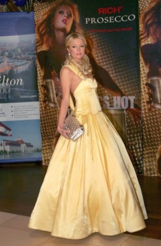 875_217124581_paris_hilton12_H110701_L.jpg