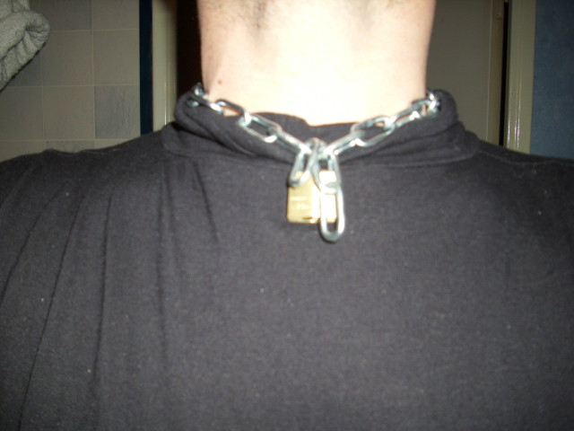 un collier severe