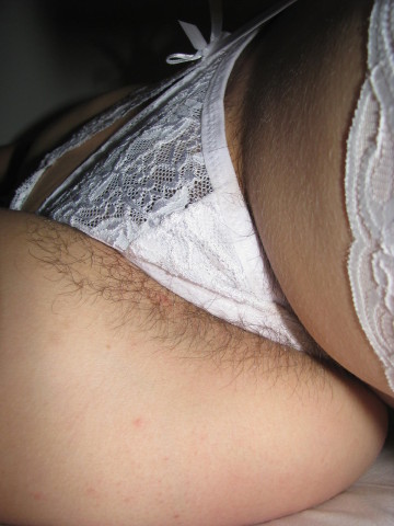 Hairy-amateur-french-girl_4003.jpg