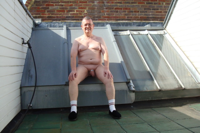 Dec-cleaning-roof-14092008-025_resize.jpg