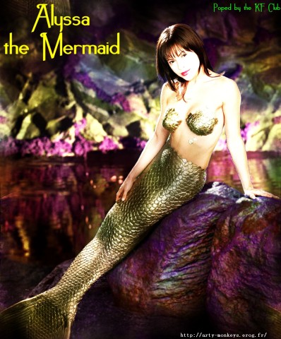 Alyssa-Milano-mermaid01.jpg