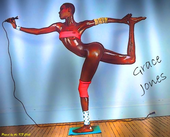 Grace-Jones-micro-01.jpg