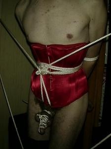 jc-2-me-corset-et-sexe-bond.jpg