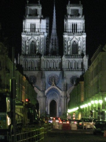 cathédrale-vue-rue-jeanne-d'arc-zoom.jpg