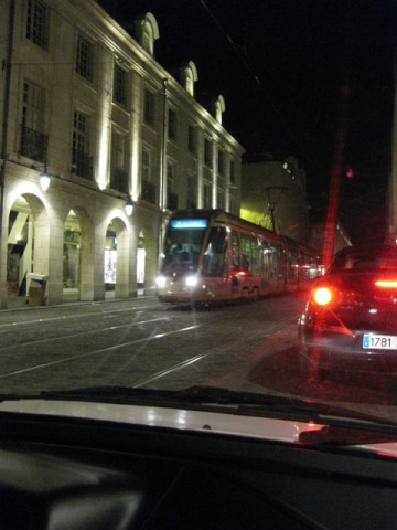 rue-royalle-et-tram.jpg