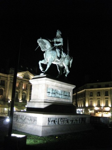 statue-jeanne-d-arc-martroi.jpg
