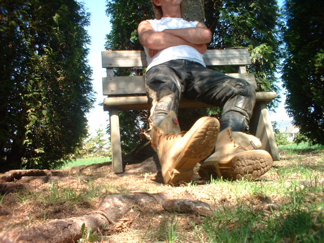 BOOTS-5F0008.jpg