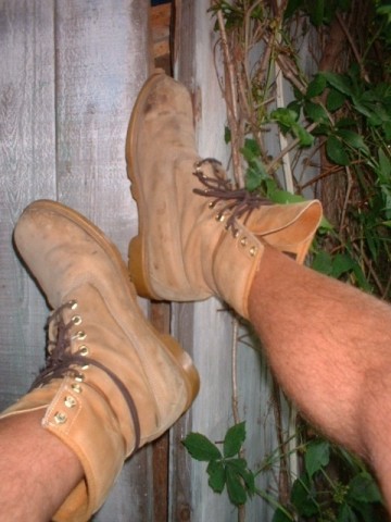 BOOTS-7F0002.JPG-timbs-8-pers-.jpg