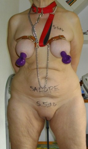 s594-en-habit-de-soumission.jpg