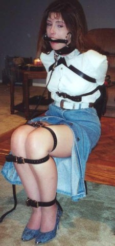 0001%20future%20ponygirl[1]