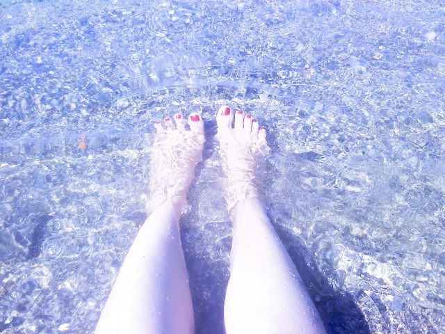 Les pieds dans l'eau