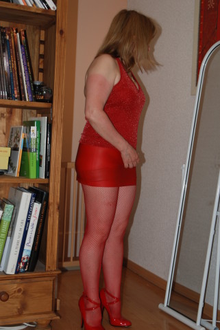 Minijupe-latex-rouge_0002.jpg