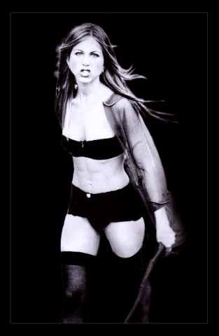 df090629-jennifer-aniston-retocada-01.jpg