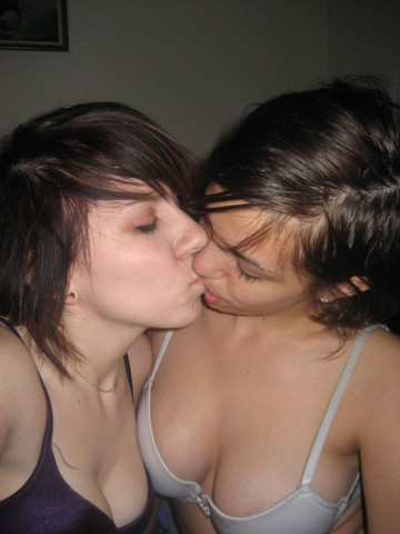 emo-lesbians_03