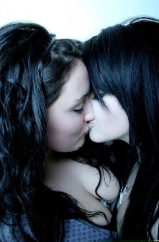 emo-lesbians_04