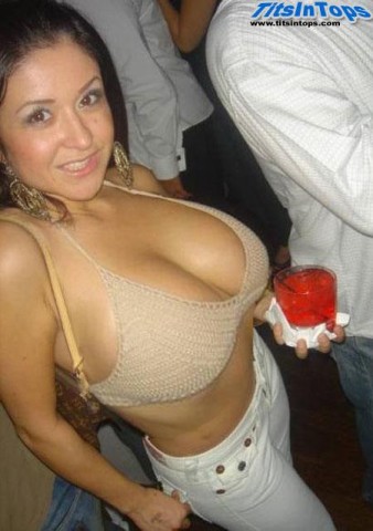 busty-club-girl-01.jpg