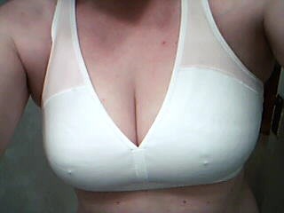 21549d1201807505-huge-natural-tits-thin-body-picture-134.jpg