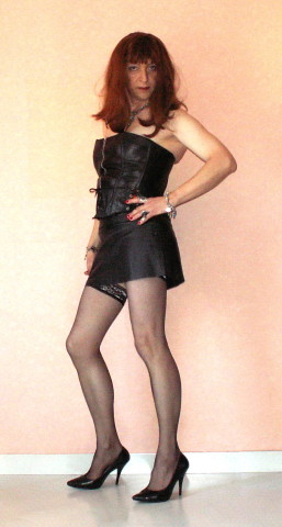 salope en cuir 61.jpg