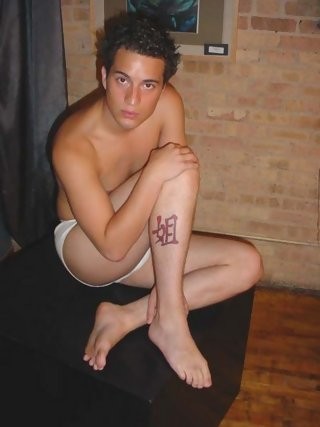 gayboysfeet-003_8_320x640.jpg