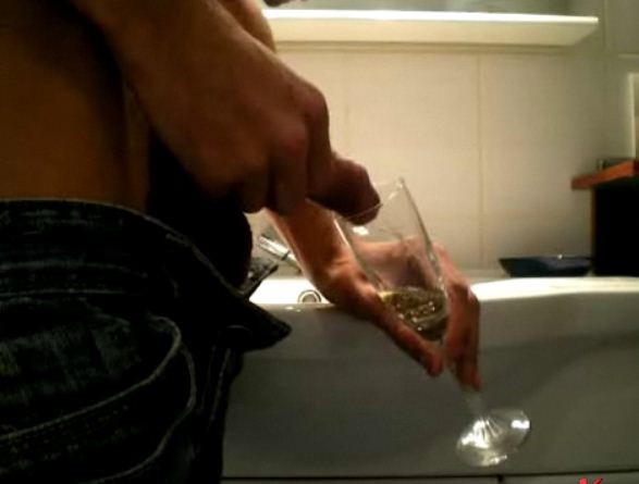 Piss Champagne Cup and drink (7)