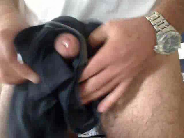 over-blog.Markus se branle dans son short (vidéo)-copie-4