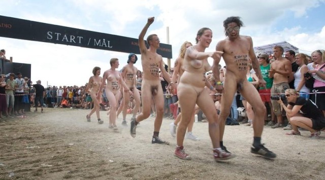 roskilde-naked-run-2008-12417113501366702759