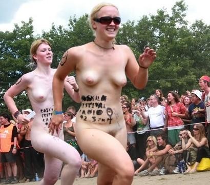 roskilde-naked-run-2008-12417113771104087438