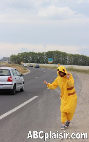 Pikachu fait du stop