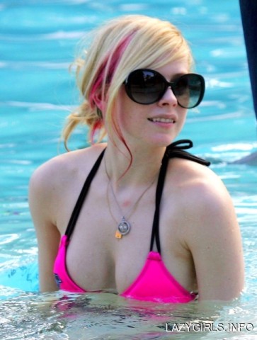 avril lavigne miami grlRHjG.sized