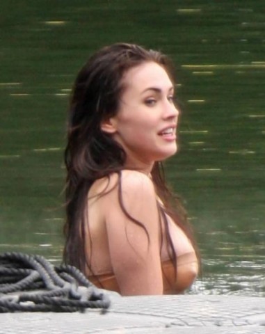 megan-fox-nue-topless-2-469x590