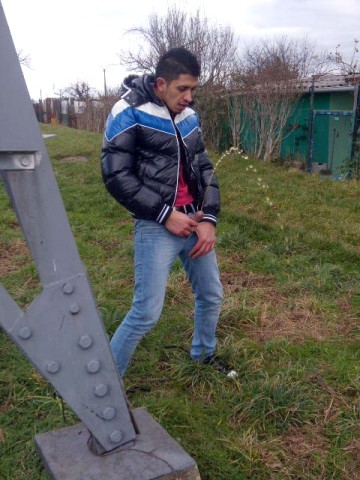 uro pissing urine piss pisse gay mec viril photo151