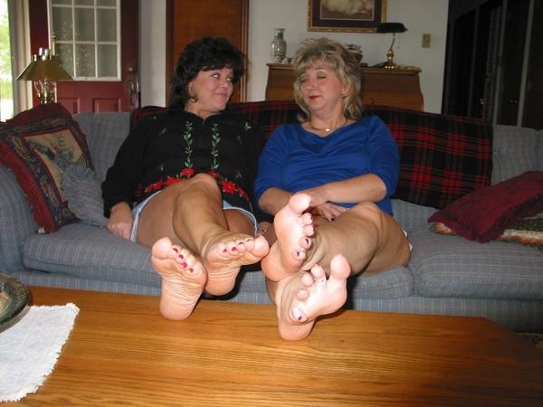momfeet-1029