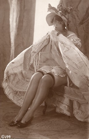 il était rare de voir sous les robes