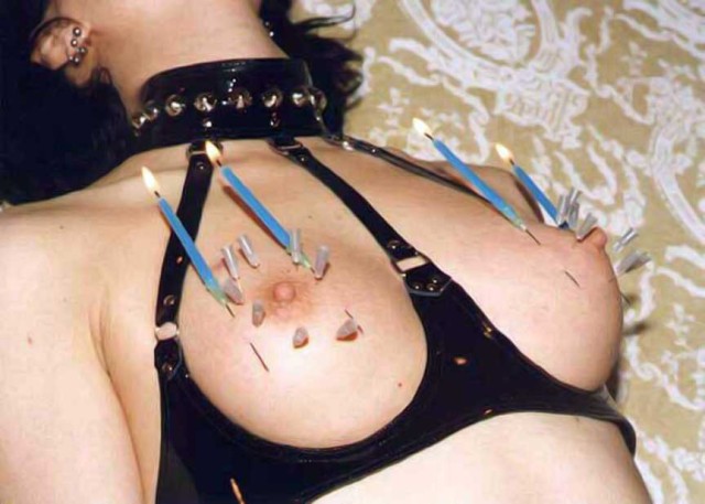 Aiguilles dans les seins (140)