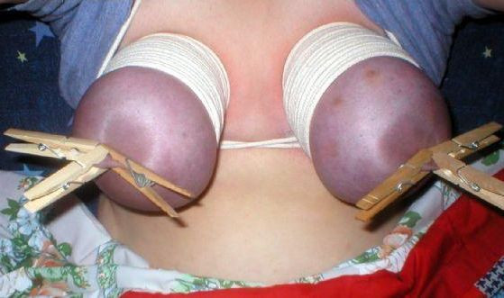 Jeu de seins3 (170)