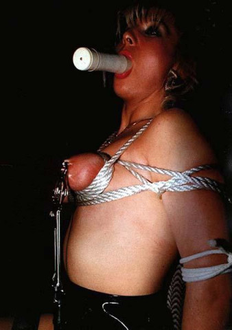Jeu de seins4 (2)