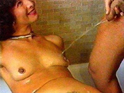 PISSING049
