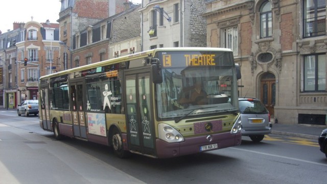 bus E theatre