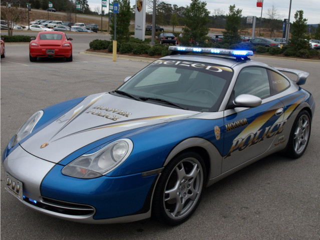 voiture-de-police-en-porsche-911-l-1132