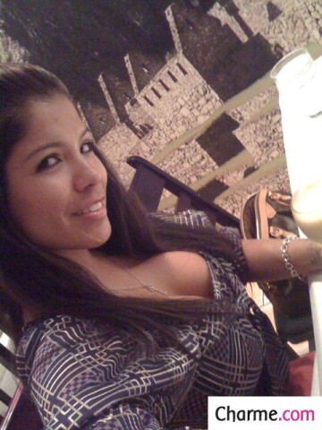 amatrice-latine-sexhibe-nue-L-LrYb9Z