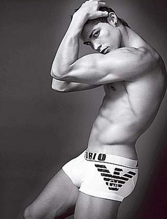 Sexy pour Armani