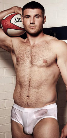 Ben Cohen torse nu