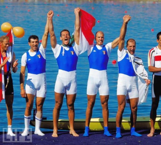 italian-rowers-credit-adam-pretty-allsport